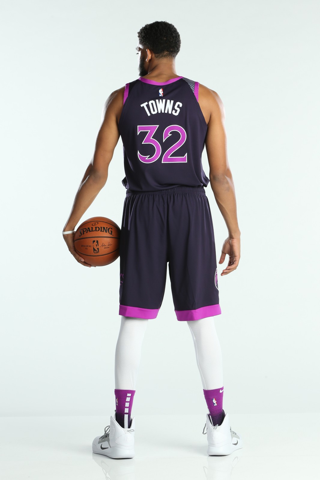 包含今晚明尼苏达森林狼更衣室发声：社区盾节点到来，态度坚定，训练强度明显提升的词条