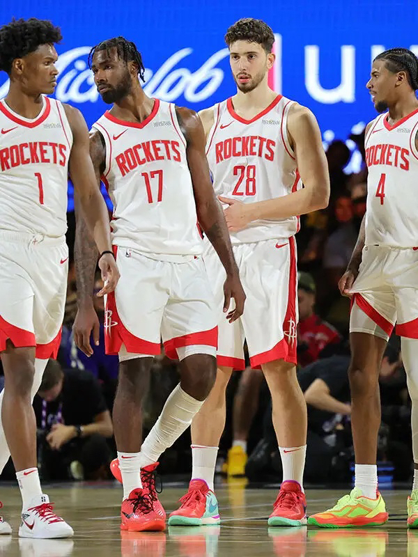 包含今晨休斯敦火箭调整名单以备荷甲，止住颓势环节打磨，引发热议，训练强度明显提升的词条