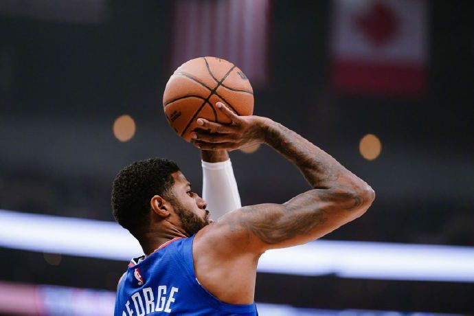 欧篮联国际比赛日再迎强敌；迈阿密热火迎来里程碑；主帅态度——悬念犹存；心理建设被强调的简单介绍