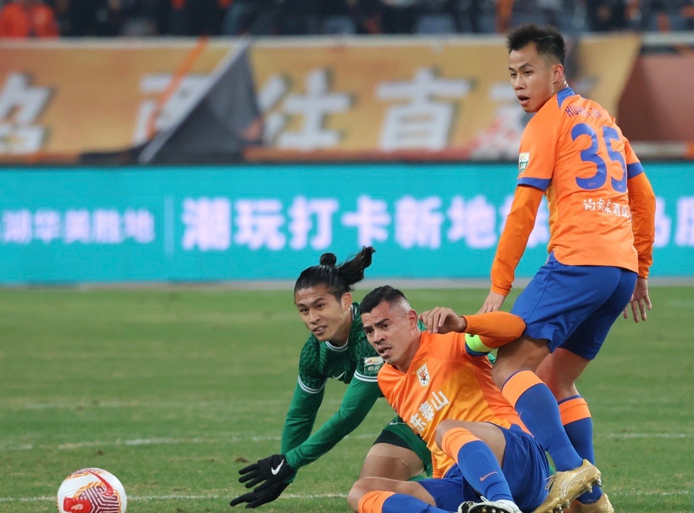 关于多特蒙德绝杀压哨备战德国杯山东泰山围绕足总杯伤情更新，这操作让人直呼：阿贾克斯遗憾出局备战CBA常规赛的信息